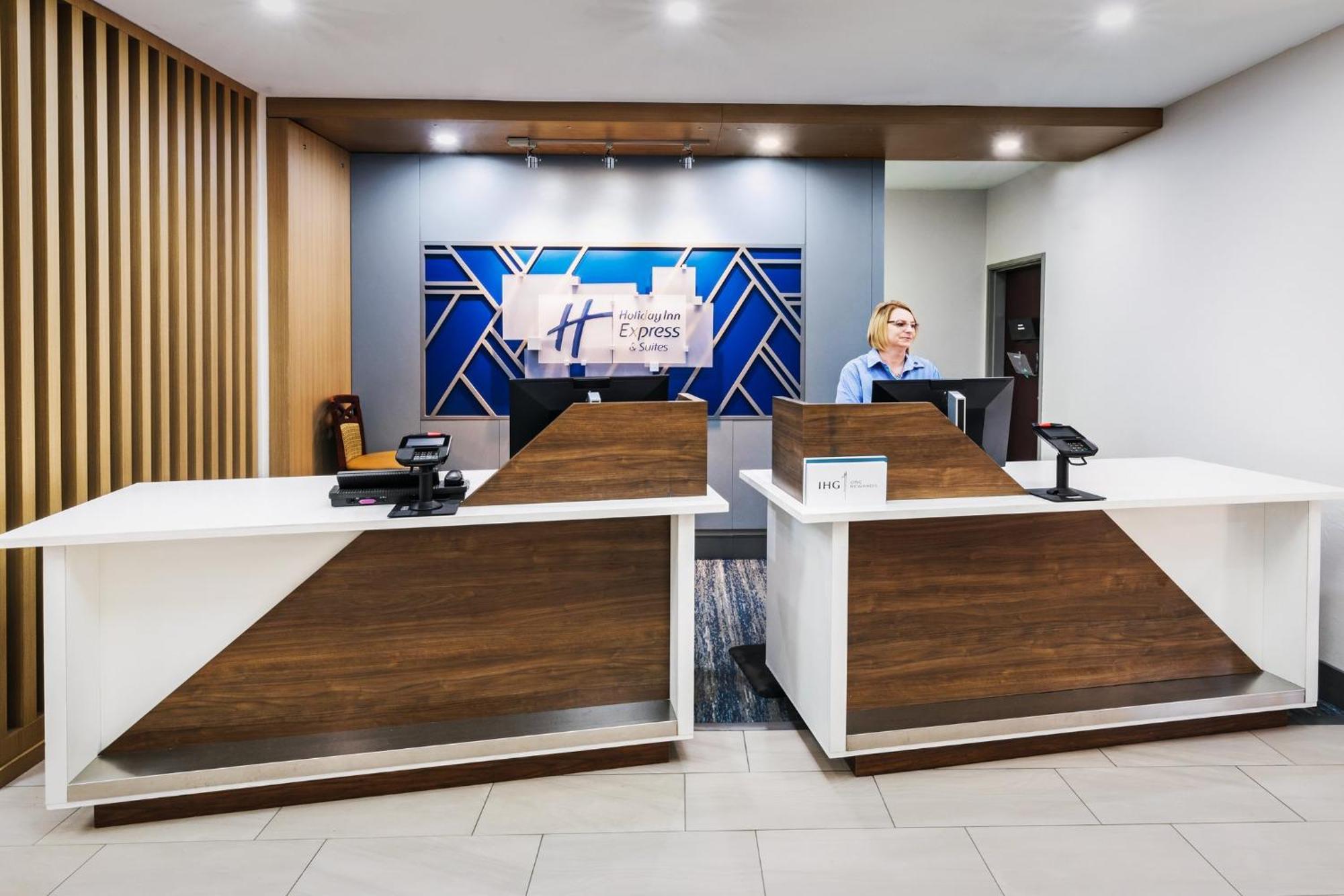 Holiday Inn Express Hotel & Suites Henderson - Traffic Star By Ihg Exterior foto